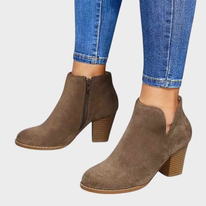 Alexandra - Botas Femininas de Cano Curto com Salto Grosso