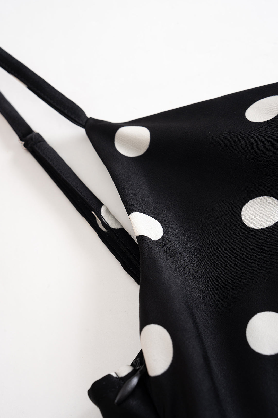 Telma – Vestido Sem Mangas Com Decote Profundo