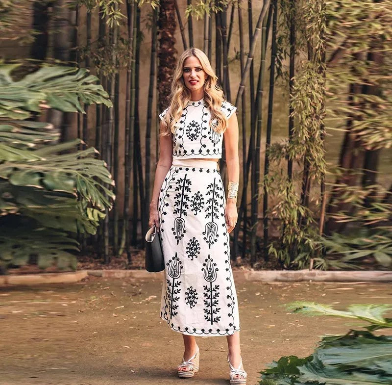 Catarina – Conjunto Bordado Elegante