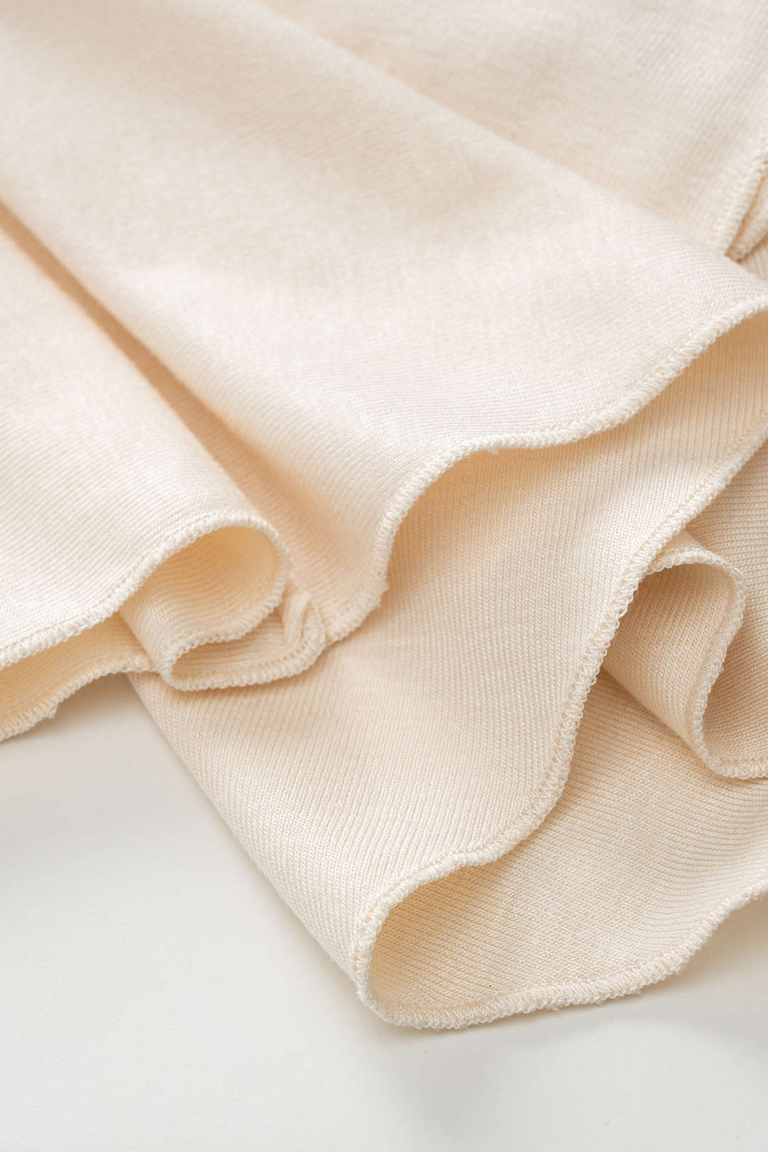 Patricia - Vestido Curto com Design Assimétrico