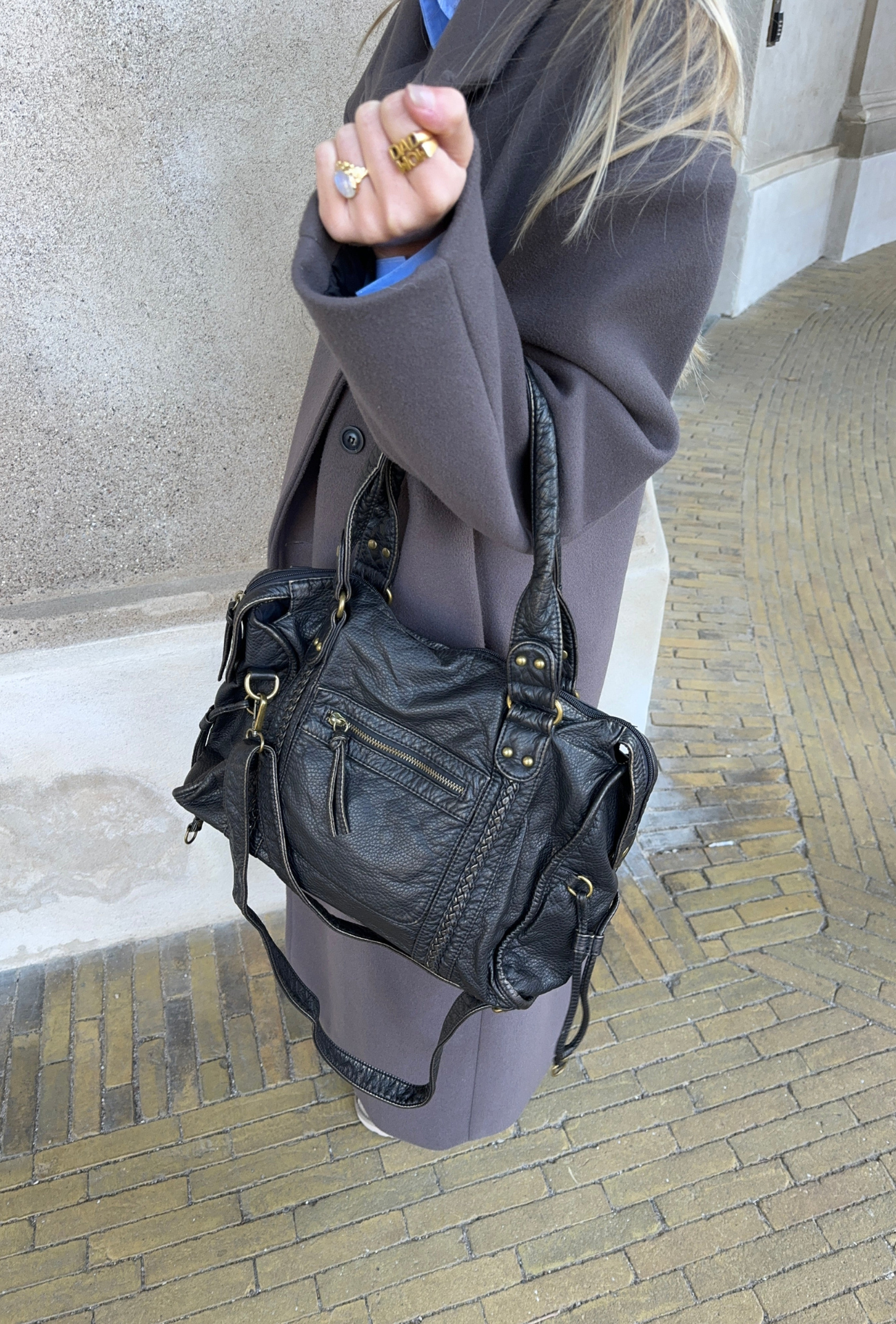 Natália - Mala com bolsos e fecho