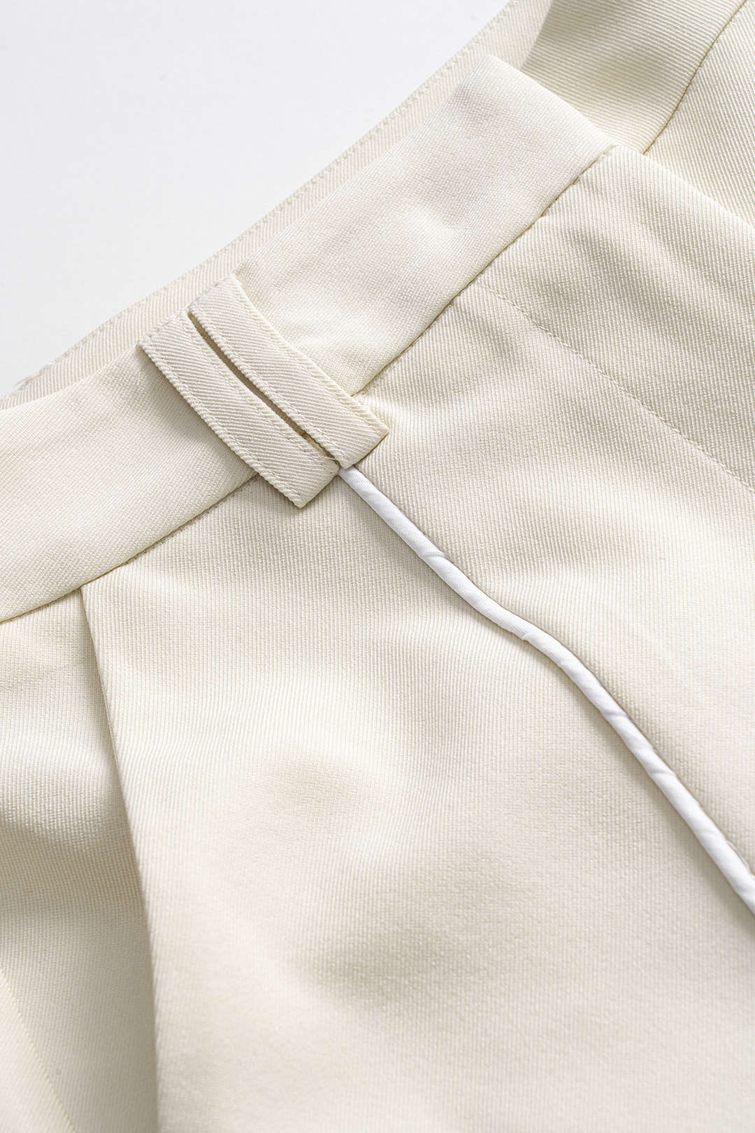 Carolina - Calças retas com detalhes