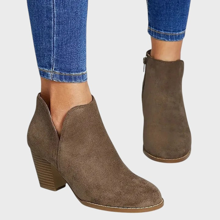 Alexandra - Botas Femininas de Cano Curto com Salto Grosso