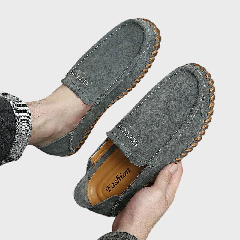 Elias - Elegantes Sapatilhas com Toques Artesanais