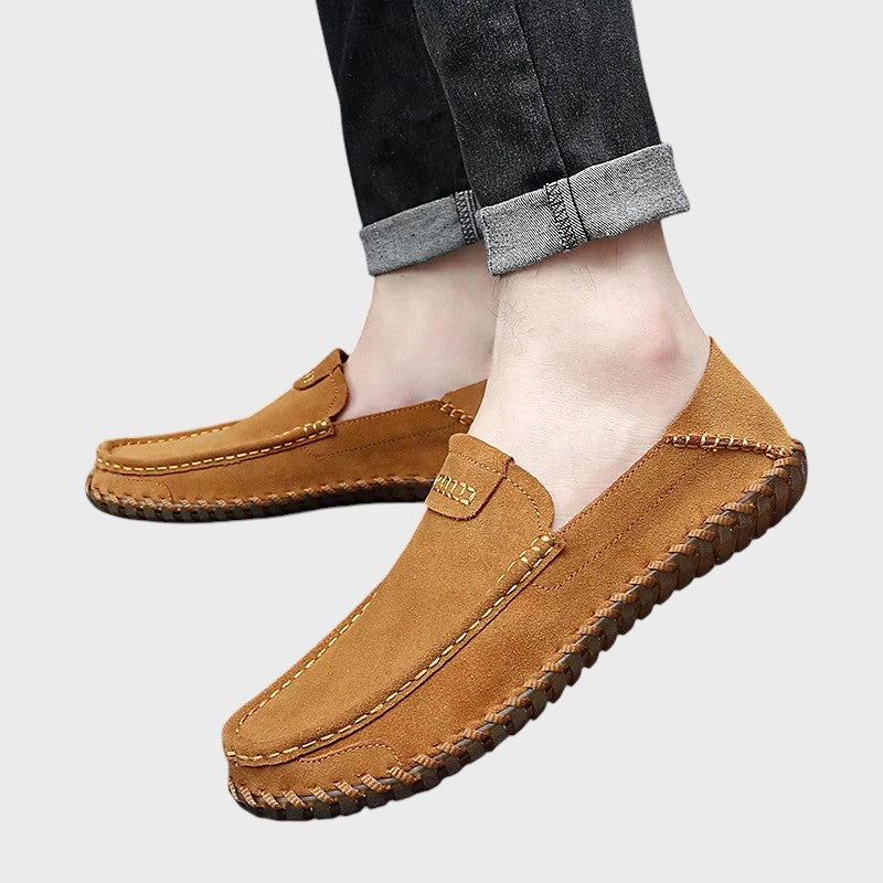 Elias - Elegantes Sapatilhas com Toques Artesanais