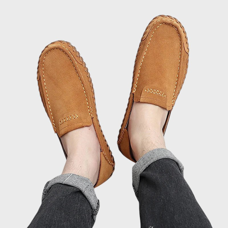 Elias - Elegantes Sapatilhas com Toques Artesanais