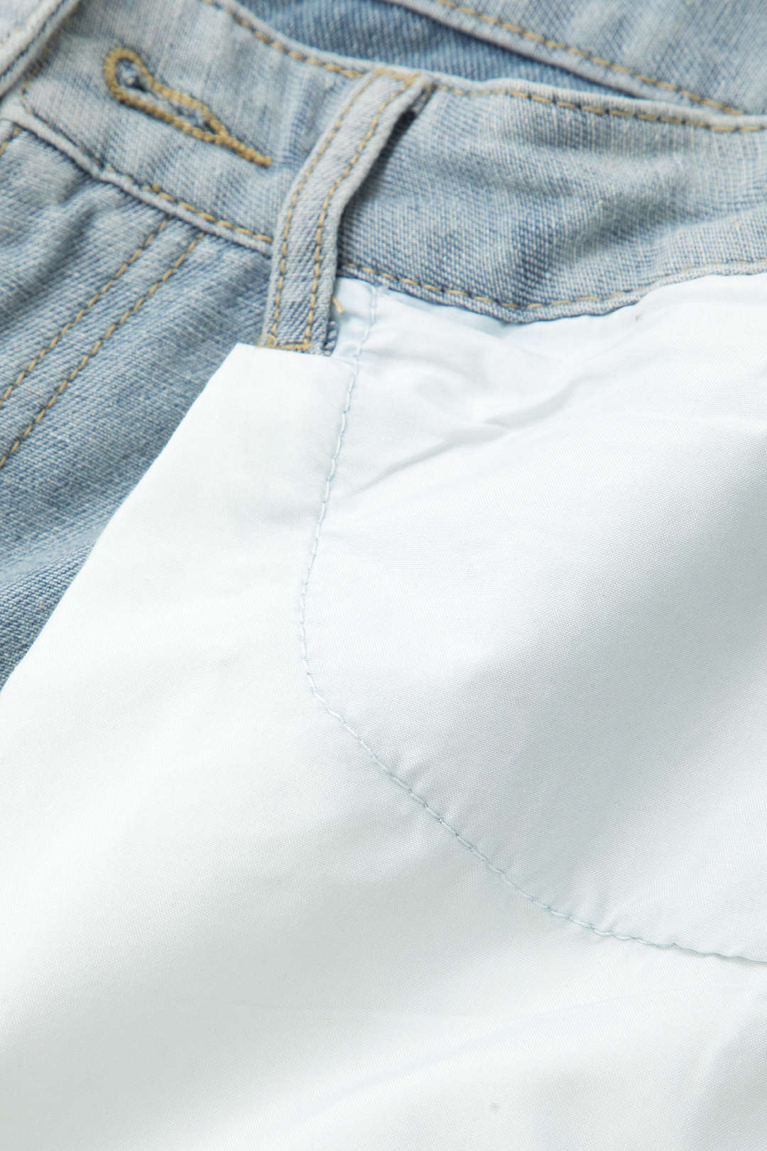 Diana - Calças de Ganga de Perna Reta com Acabamento Desfiado