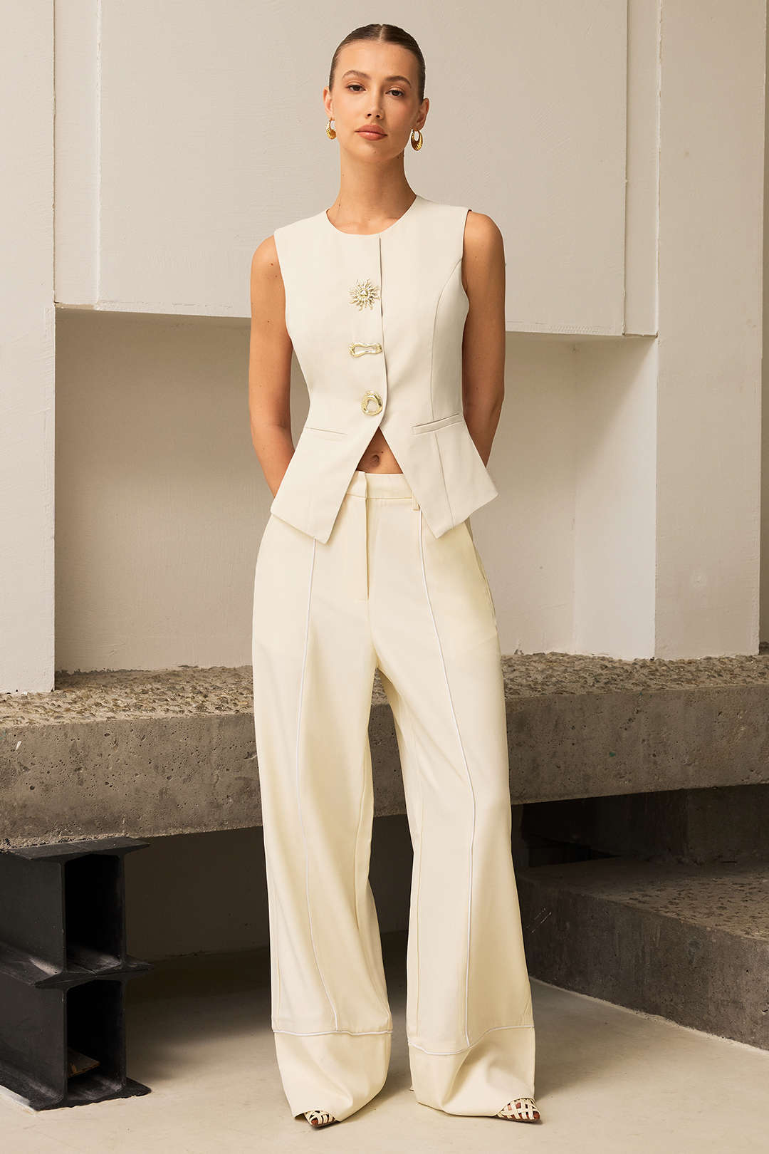 Carolina - Calças retas com detalhes