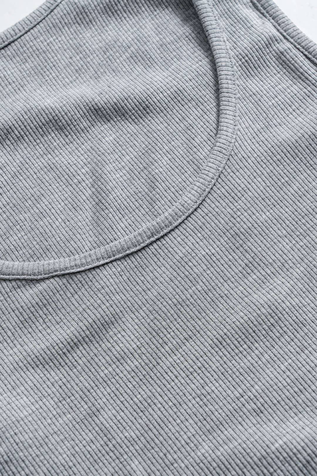 Amélia- Conjunto Top Sem Mangas & Saia com Laço