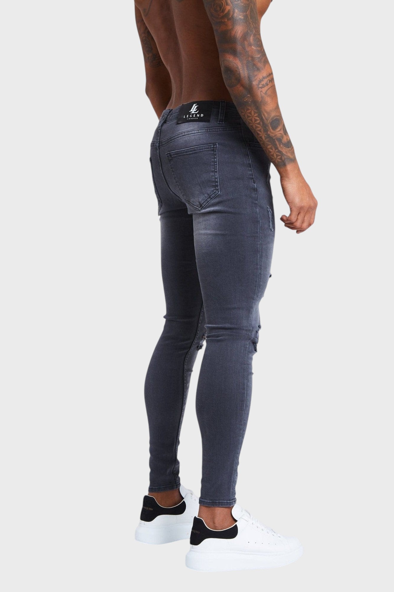 Ruben - Calças Cinza com Detalhes Rasgados